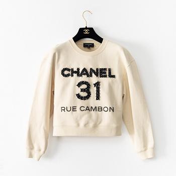 Chanel, collegetröja, Metier d'Art 2020 collection, storlek xs.