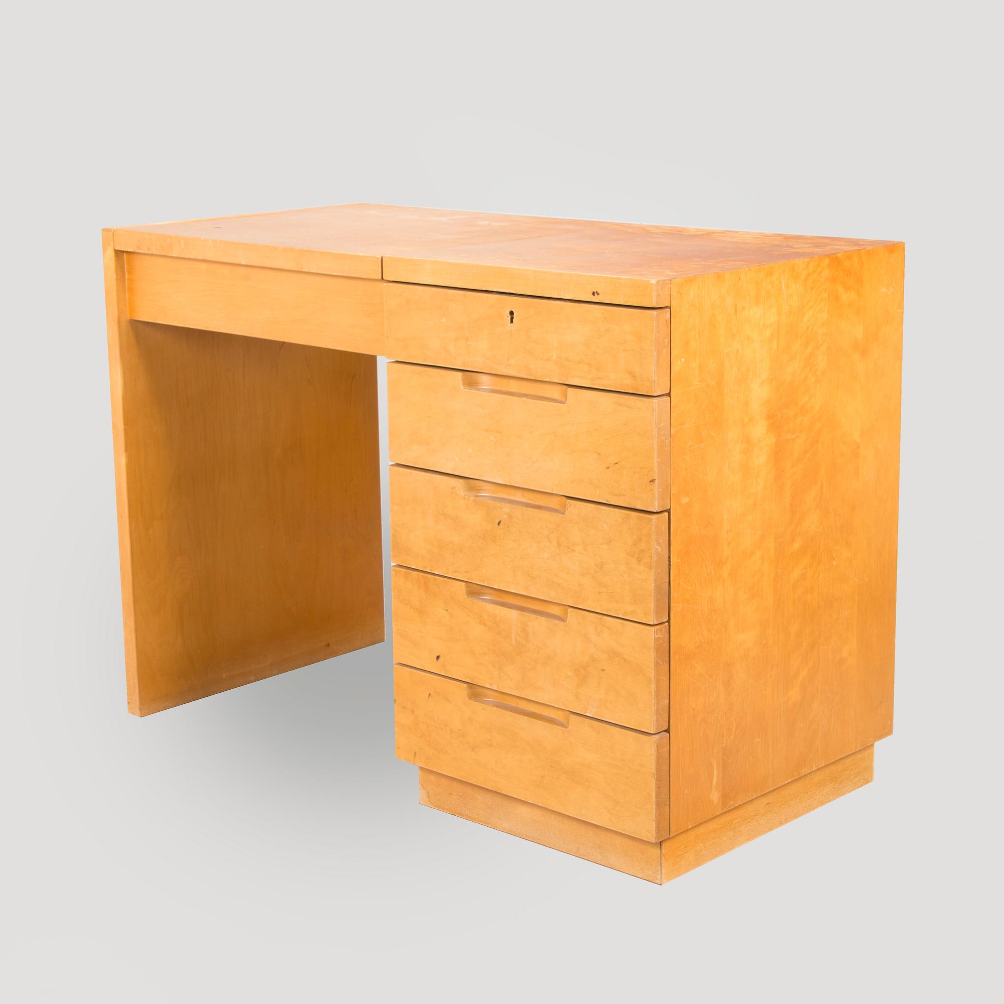 Aino Aalto, toalettbord / skrivbord,  modell 190, O.Y. Huonekalu- ja Rakennustyötehdas A.B. tidigt 1950-tal.