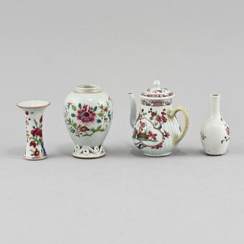 MINIATYRER, 4 delar, porslin, Kina, 1700/1800-tal.