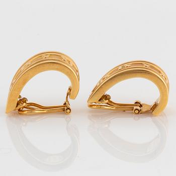 A pair of Tiffany "Atlas" earrings in 18K gold.