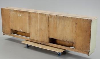FRISÖRBÄNK / SIDEBOARD, 1900-talets första hälft.