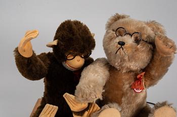 A Schuco display set with monkey and bear, Germany mid 20th century.