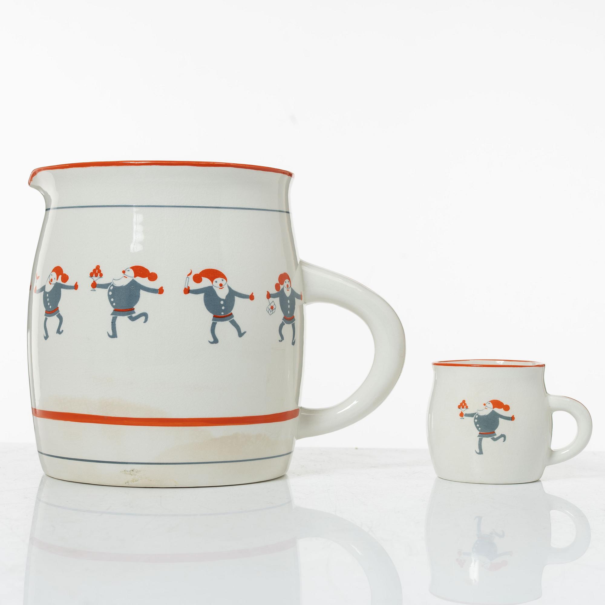 Upsala Ekeby, Glöggkoppar, 17 st, samt kanna, flintgods, "Hej tomtegubbar", Upsala-Ekeby.