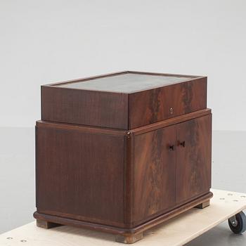 MONTERBORD, 1900-talets första hälft.