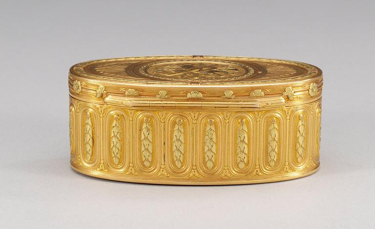 DOSA, guld 20k, en deux couleurs, oläslig mästarstämpel, Paris, kontrollör Julien Alaterre 1768-1774.