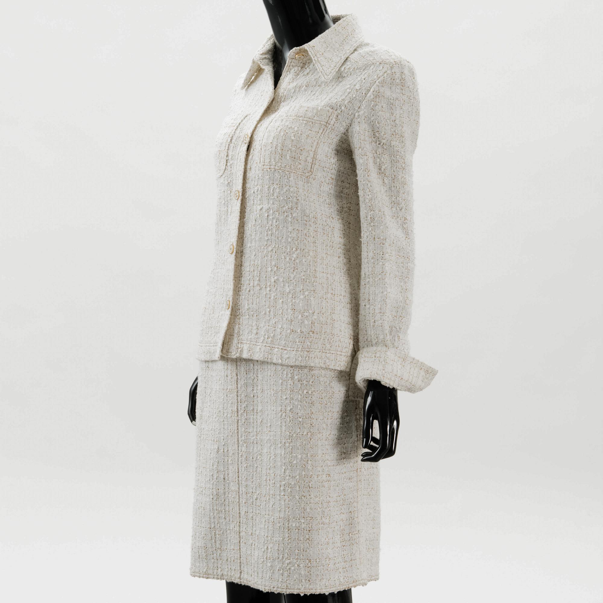 WOMENS TWO PIECE SUIT.