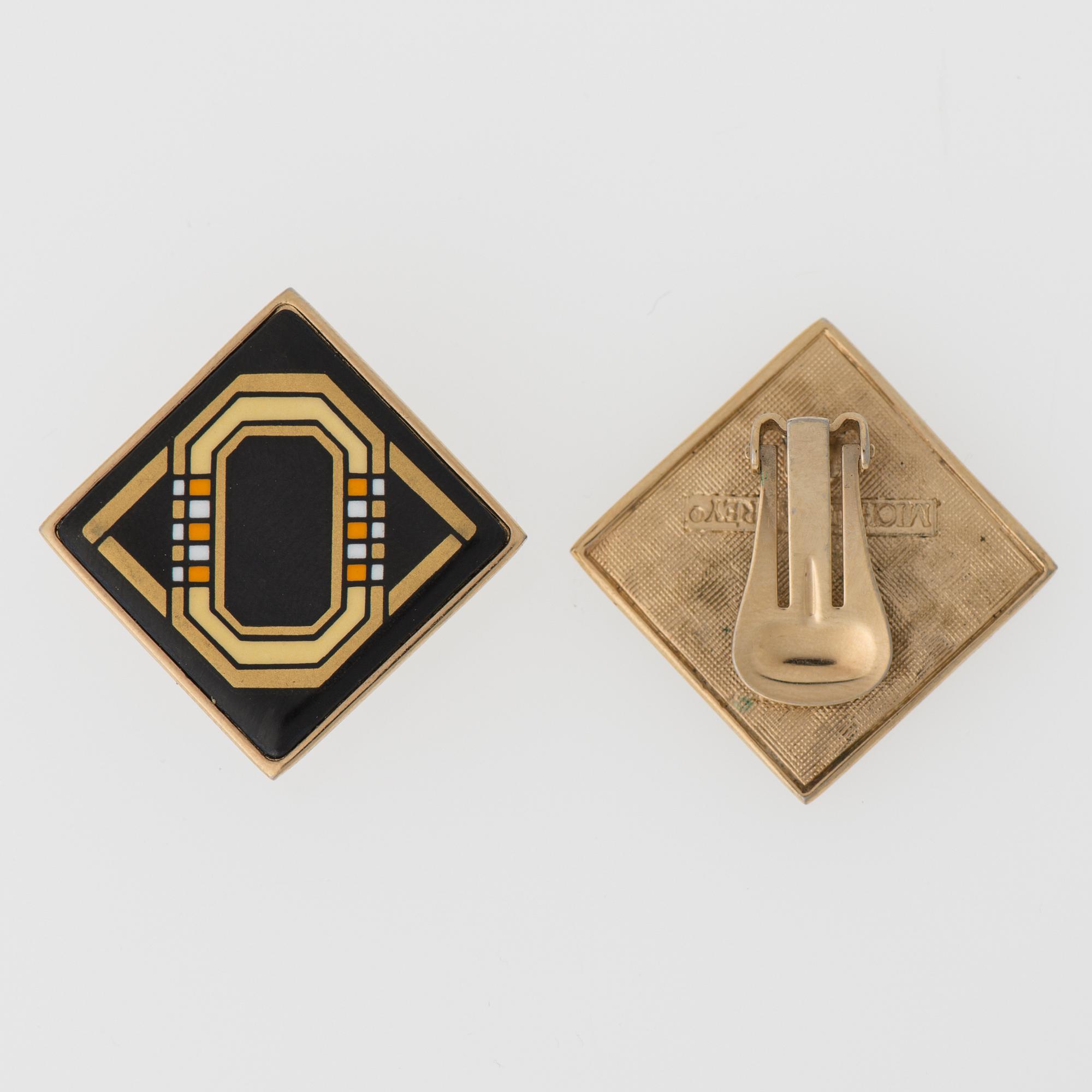 A NECKLACE and A PAIR OF EARRINGS, costume jewelry, Michaela Frey.