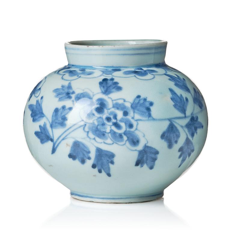 A blue and white Korean jar, 18th Century.