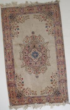 MATTA, Orientalisk, ca 245 x 141.