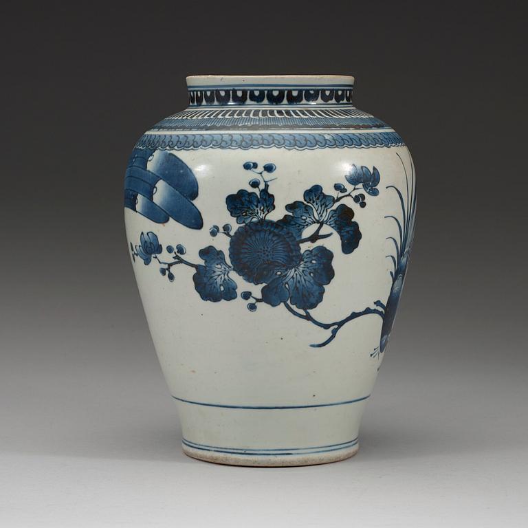 A blue and white Japanese jar, Edo period, 17th Century.