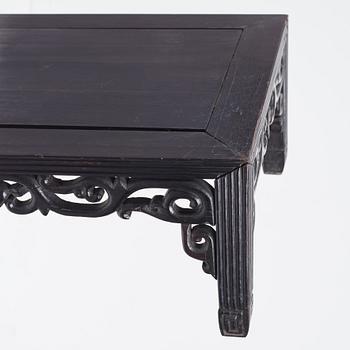 A Kang table, early 20th Century.