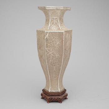 VAS, sterlingsilver, Kina, 1960/70-tal. Vikt ca 780 gram.