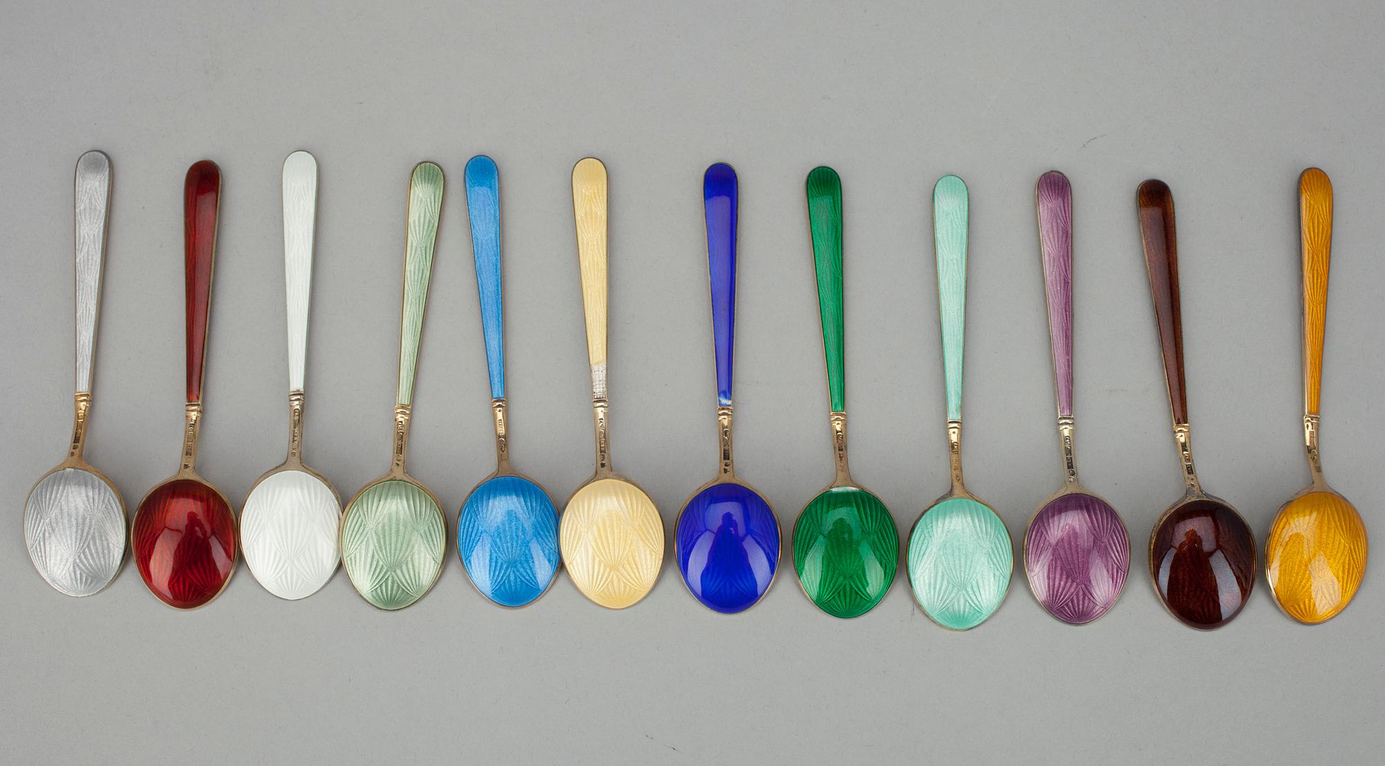 MOCKASKEDAR, 12 st, förgyllt silver 925 samt 916, Tillander, Helsingfors 1960-70-tal.