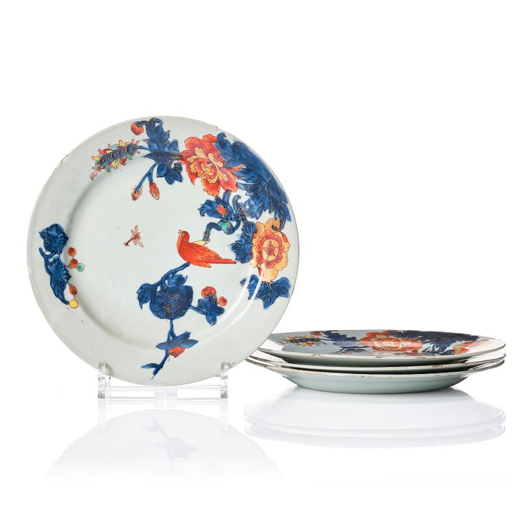 A set of four imari verte dishes with parrots, Qing dynasty, 18th Century.