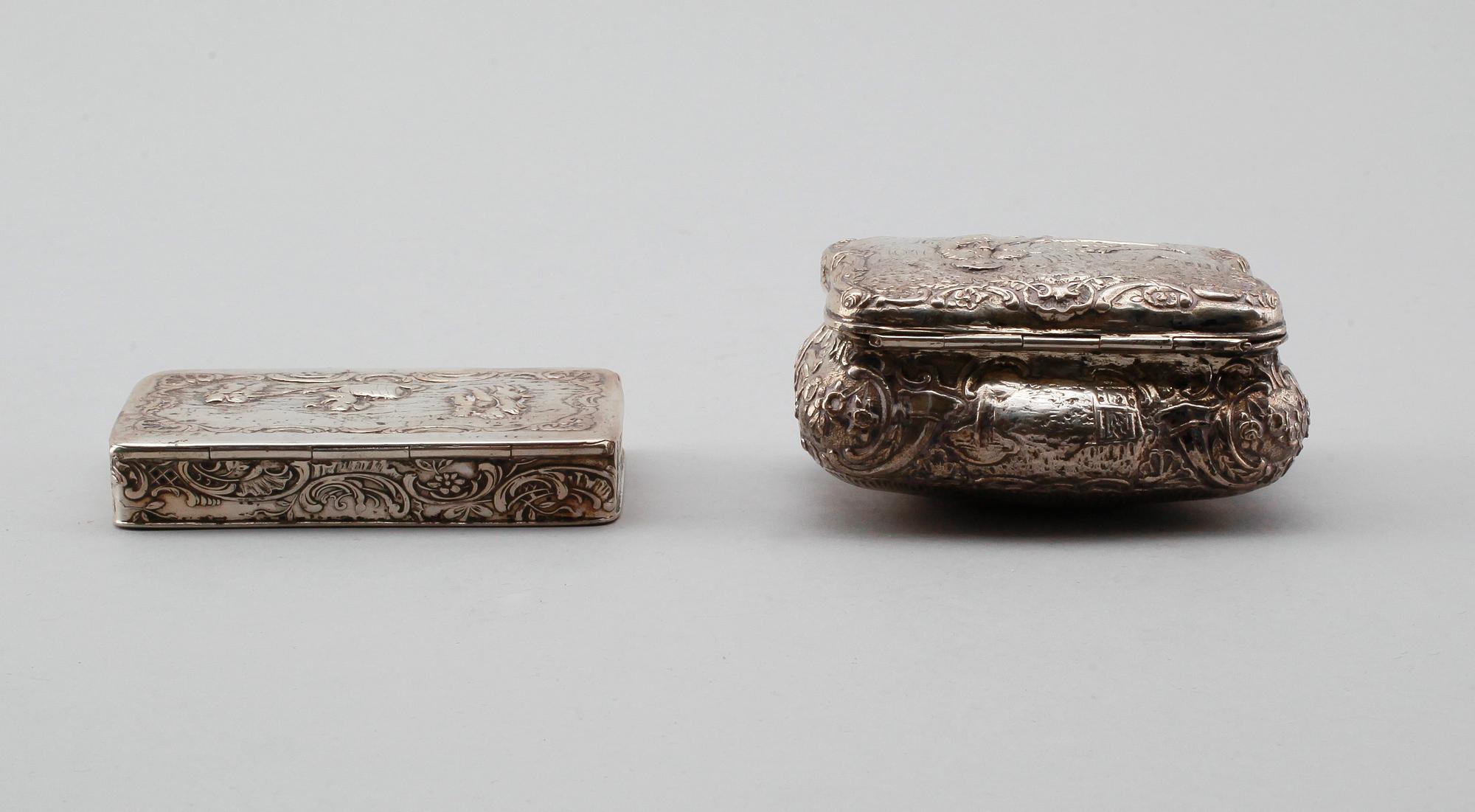 DOSOR, 2 st, silver, 1800-/1900-tal. Vikt ca 212 gram.