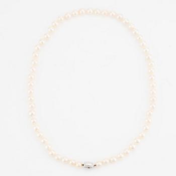 A cultured pearl necklace with 18K white gold clasp.