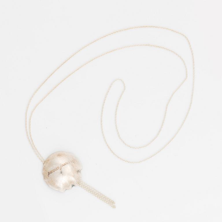 Bernd Janusch and Rosa Taikon silver necklace.