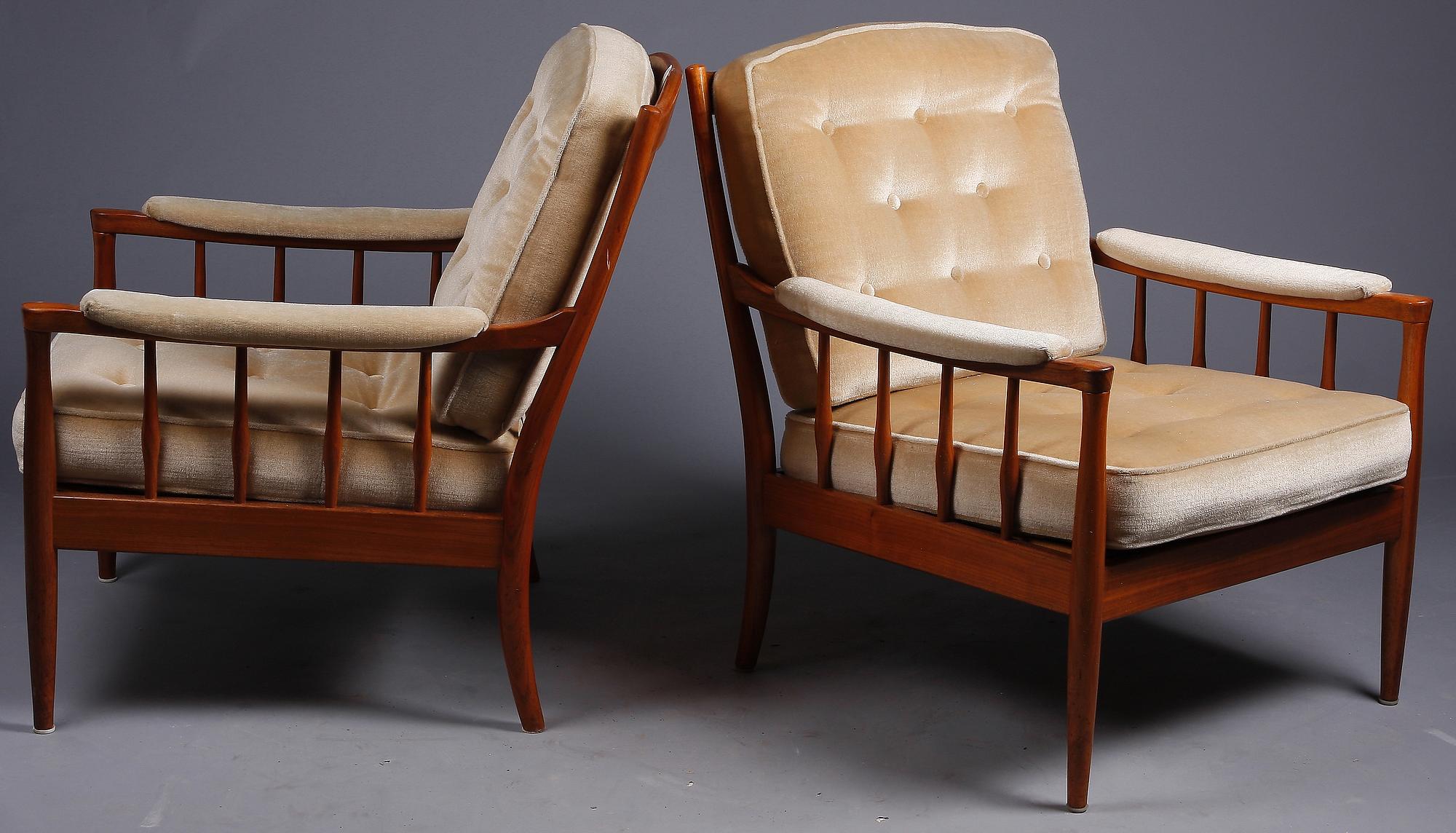 FÅTÖLJER, ett par, 1900-tal.