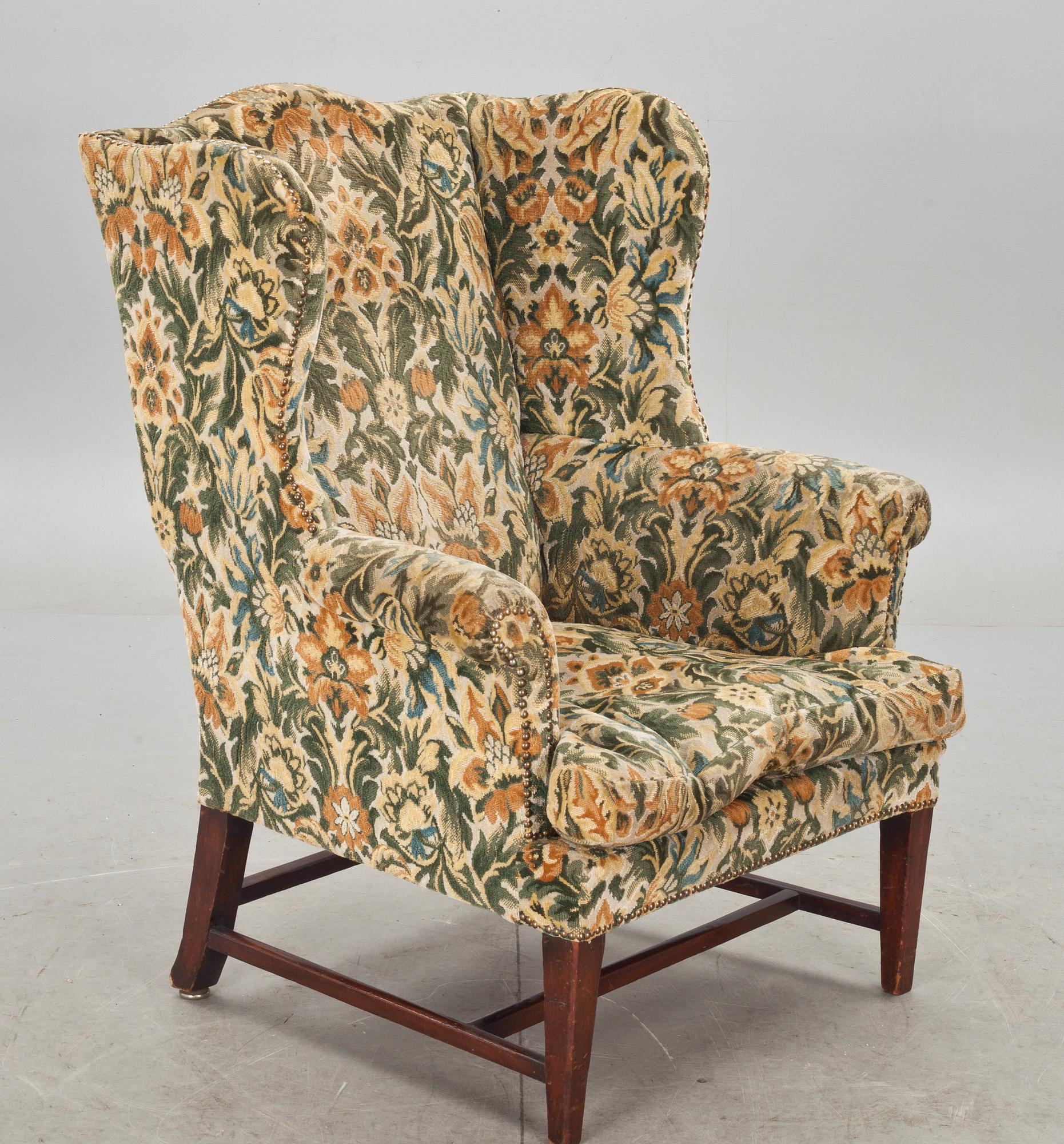 ÖRONLAPPSFÅTÖLJ. England 18/1900-tal.