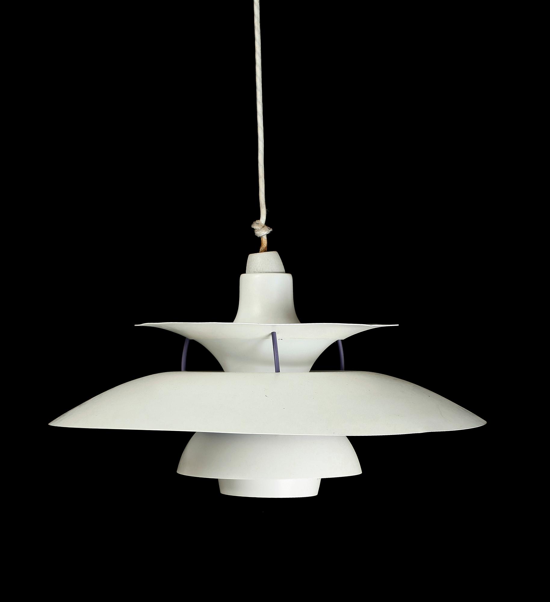 TAKLAMPA, PH-5 lampa. Poul Henningsen för Louis Poulsen. Diam 50. Höjd ca 30 cm.