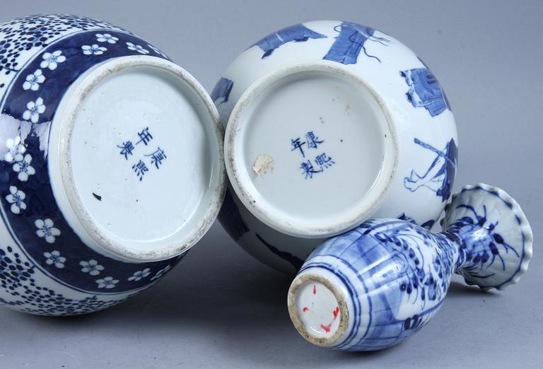 VASER, 3 st, porslin, Kina samt Japan. 1800/1900-tal.