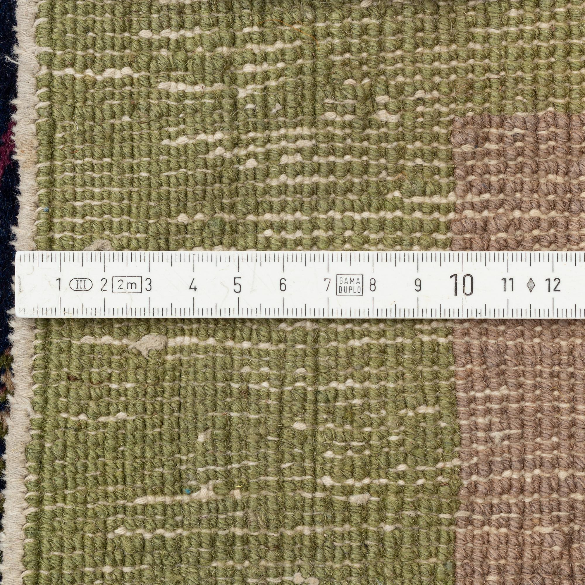 Matta, Kina, antik, ca 293 x 243 cm.