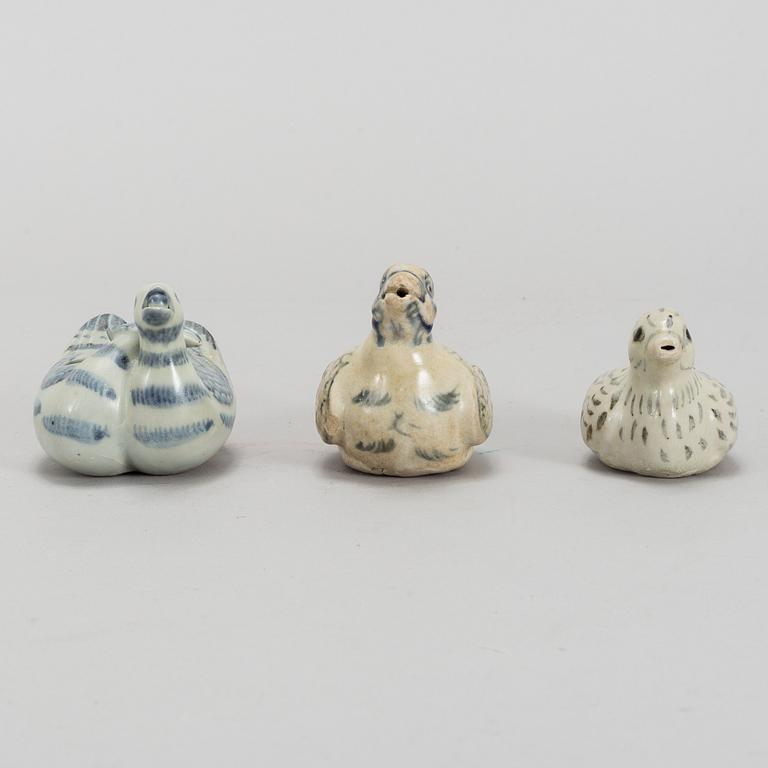 A set of three blue and white brush washers, Sout East Asia, 16th/17th Century.