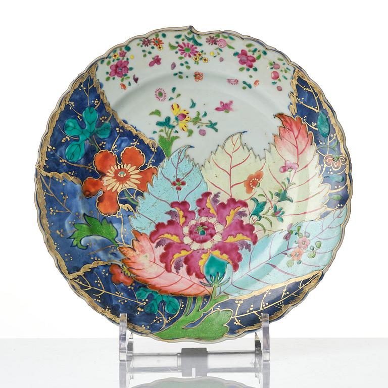 A set of three famille rose 'tobacco leaf' plates, Qing dynasty, Qianlong (1736-95).