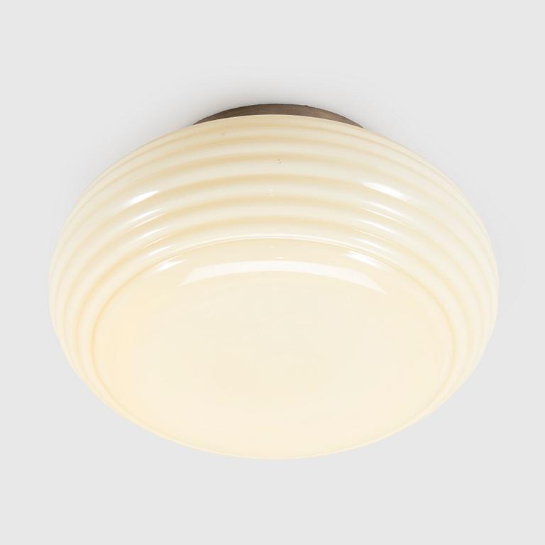 Paavo Tynell, a 1940's '1621' ceiling light for Taito.