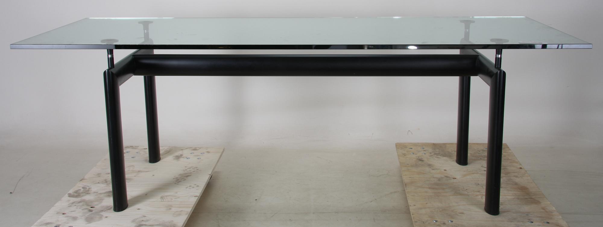MATBORD, 1900-talets slut efter Le Corbusier "LC6".