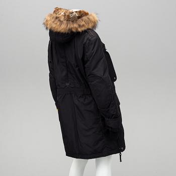 a Parajumpers W Kodiak parka, size XL.