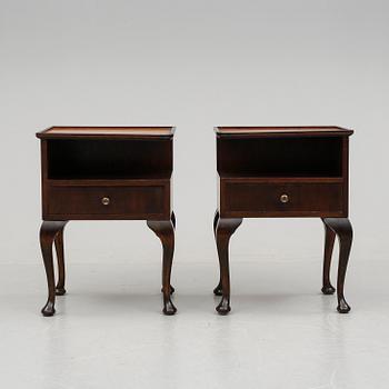 SÄNGBORD, ett par. 1930-/40-tal.