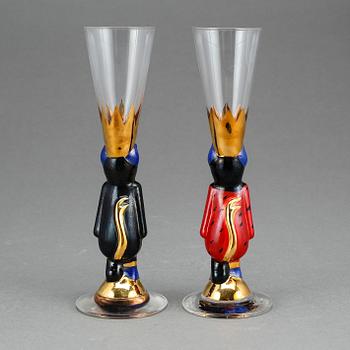 SNAPSGLAS, 2 st. "Nobel", Gunnar Cyrén, Orrefors. Formgivna 1996.