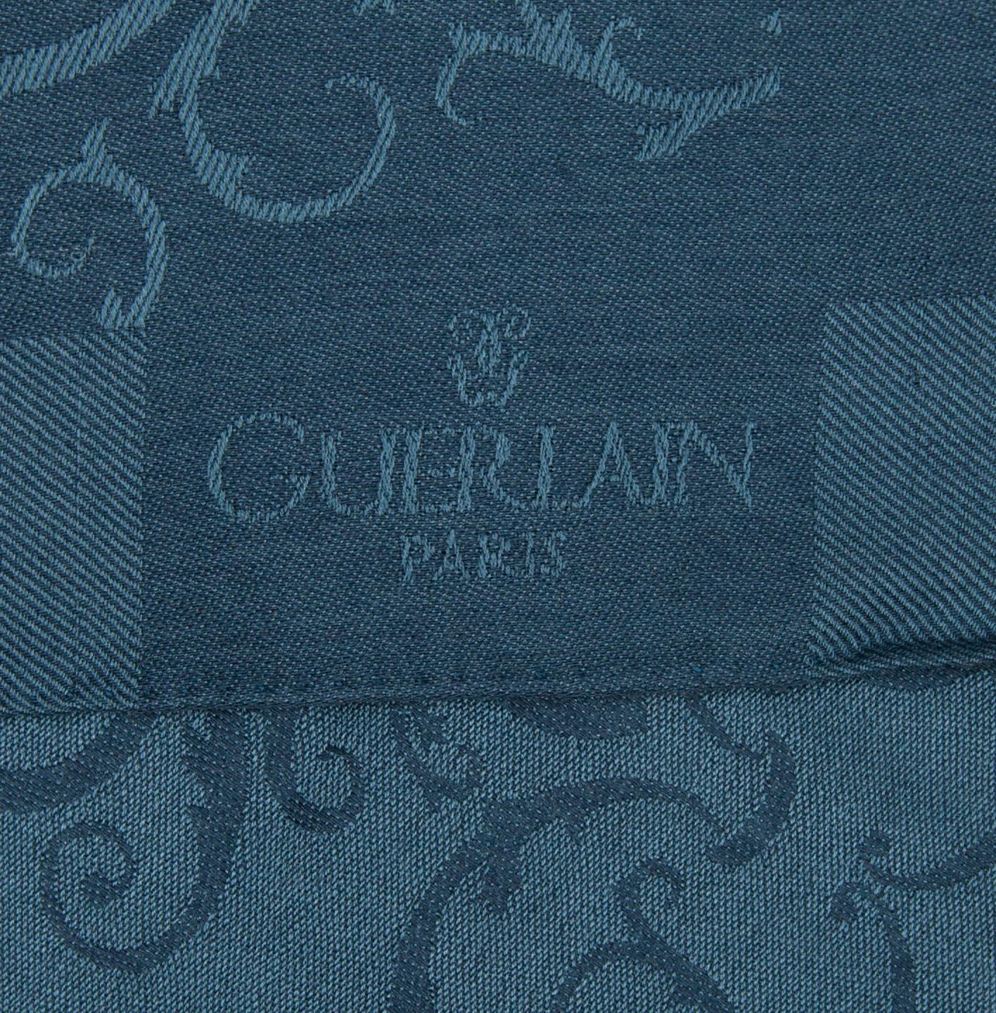 SCARF, Guerlain.