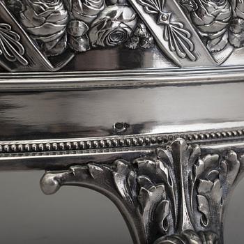 A SILVER JARDINIERE, Sweden, dated approx. 1920, Silver weigth 901 gram.