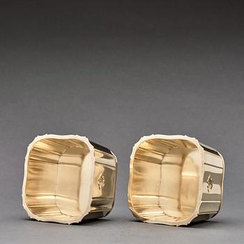 Atelier Borgila, a pair of gilt sterling faceted bowls, Stockholm 1946.