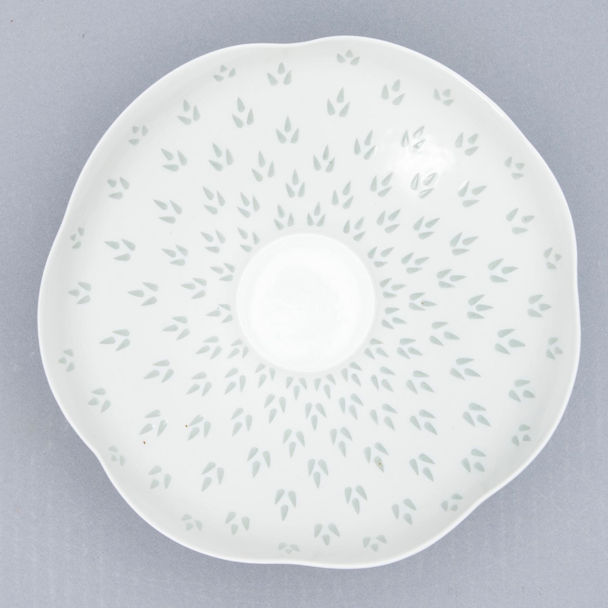 SKÅL, porslin. Signerad Friedl Holzer-Kjellberg, Arabia 1945.