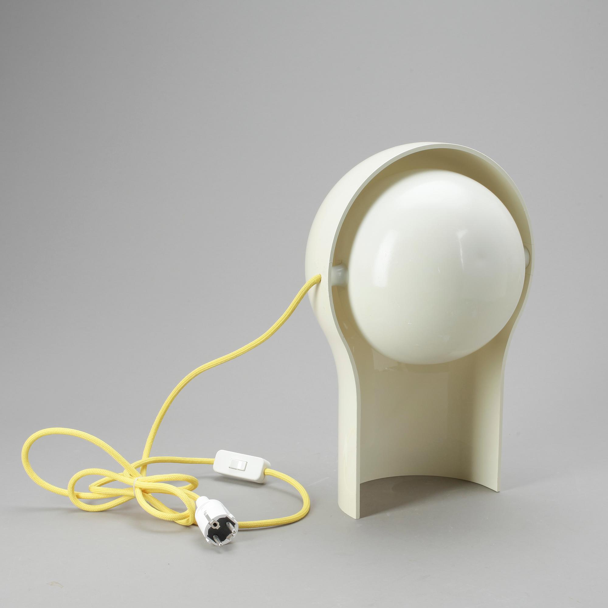 BORDSLAMPA, "Telegono" Vico Magistretti för Artemide, formgiven 1968.