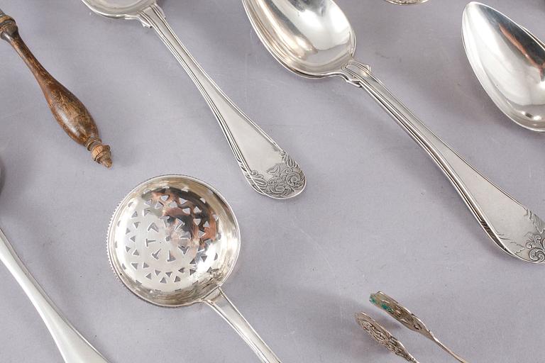 PARTI SILVER, 13 delar, 1700-1900-tal, mest Sverige, vikt ca 655 gram.