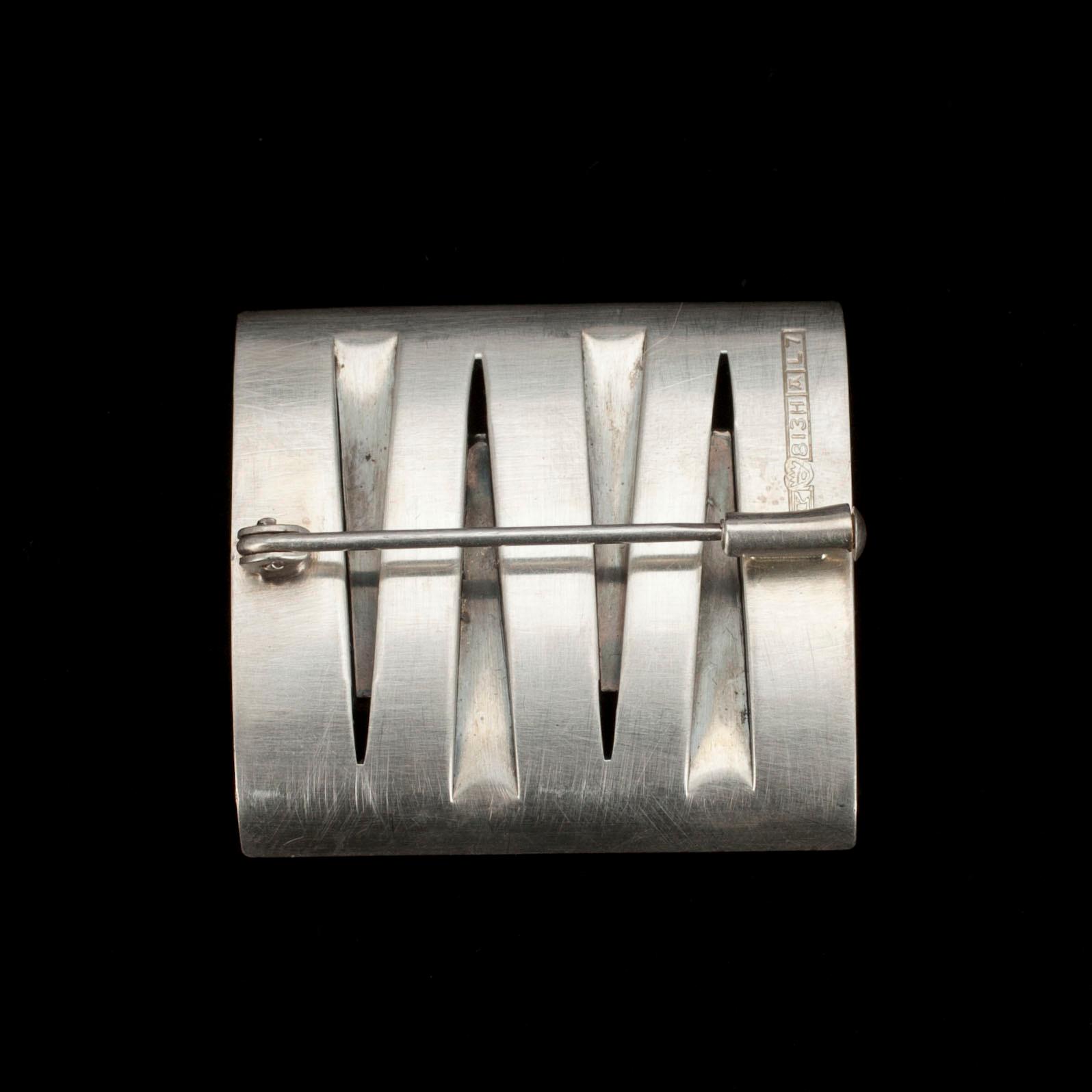 BROSCH, silver samt färgad kalcedon, Elis Kauppi, Kupittaan Kulta 1964.