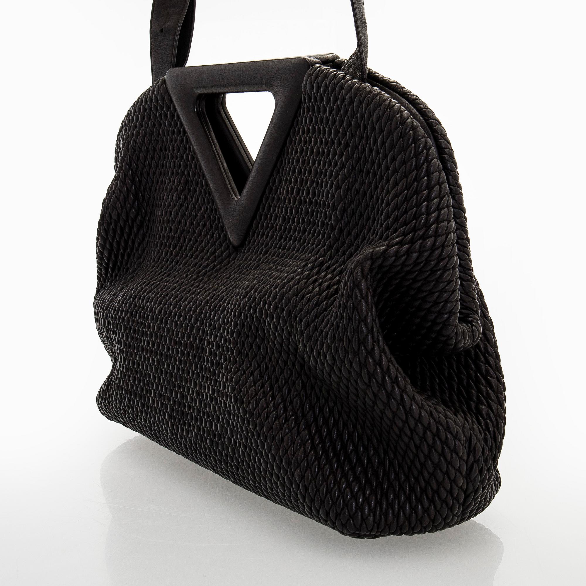 Bottega Veneta, a 'Point' bag.