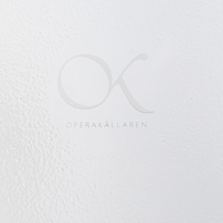 Reijmyre Glasbruk, mattallrikar 7 st, samt karaff, för Operakällaren.