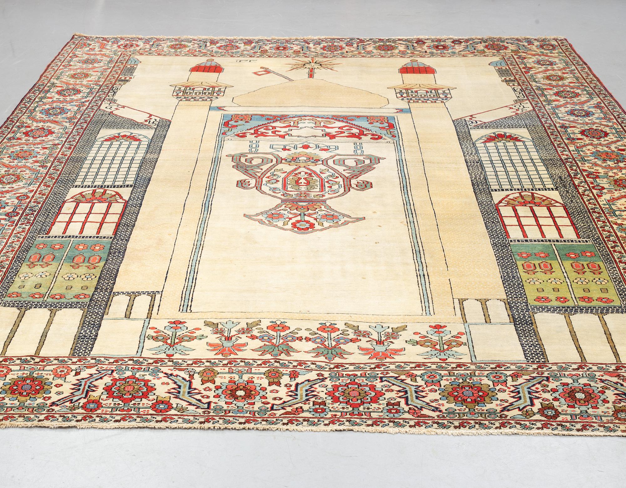 Matto, antique Heriz, figural, probably, ca 361-368 x 294,5 cm.