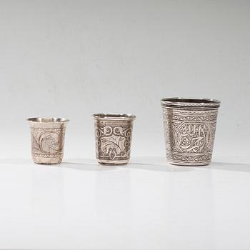 BÄGARE, 3 st silver, Moskva 1858, Österike-Ungern/Polen, Egypten 1800-tal, vikt 168 g.