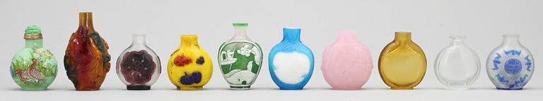 SNUSFLASKOR, 11 st, sten och glas, Kina, sannolikt 1900-tal.