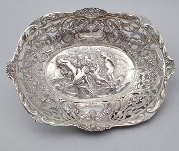 SKÅL, silver 800, Tyskland, 1900-talets första hälft. Vikt ca 397 gram.