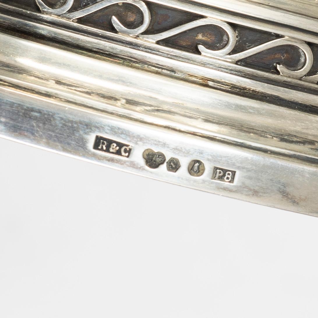 Eric Råström, lockskål, silver, Stockholm 1917, samt sked, J E Skreij, Falun 1927.