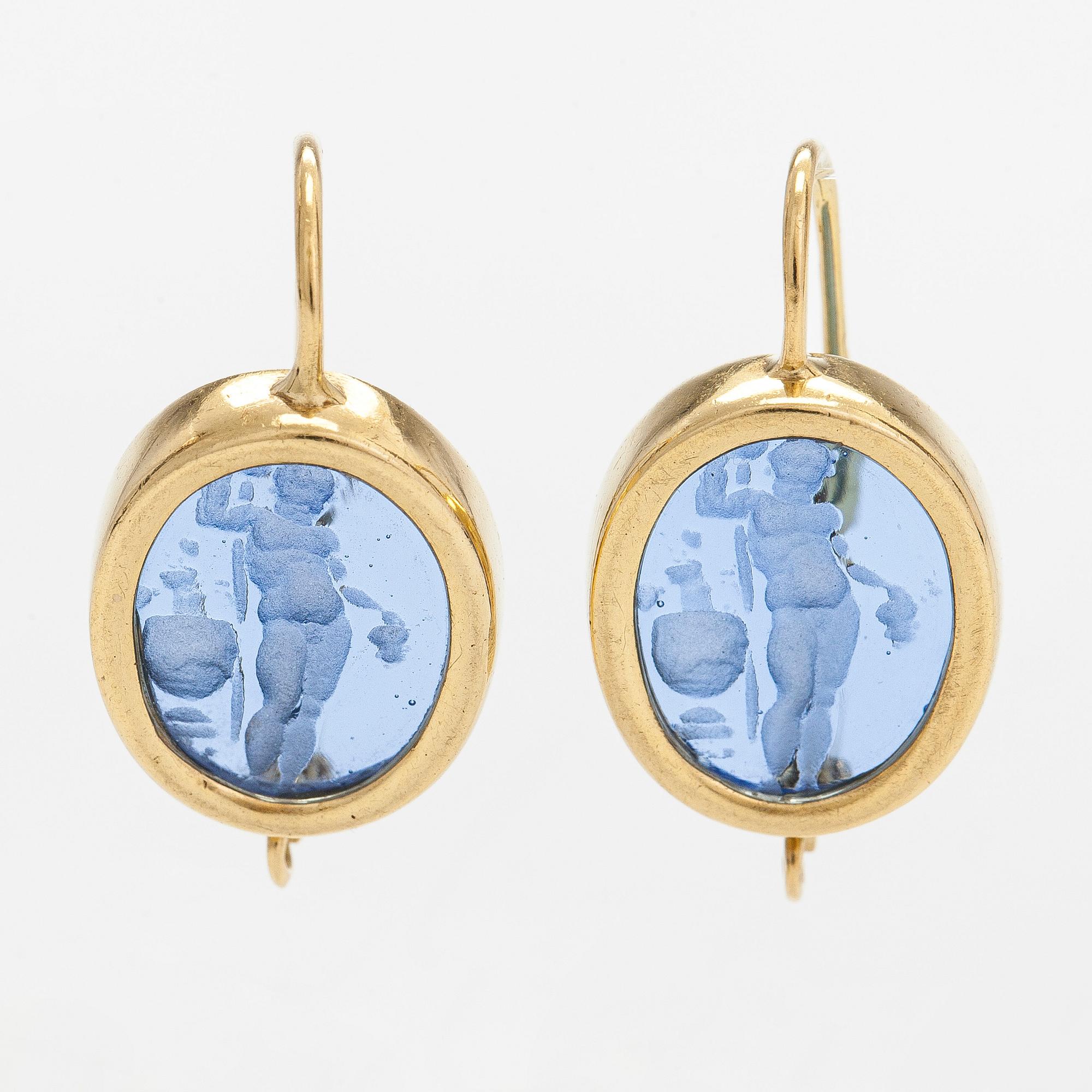 A pair of 18K gold earrings, with glass intaglio, Tagliamonte, Italy.