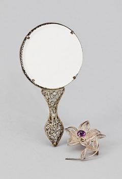 BROSCH samt SPEGEL, silver, 1900-tal.