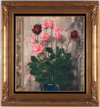 Olle Hjortzberg, Still life with roses in a blue vase.